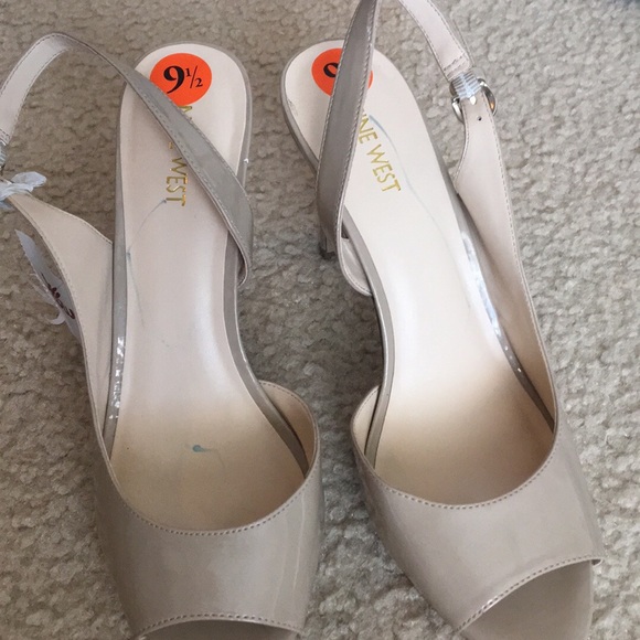 Sandals - Picture 2 of 3